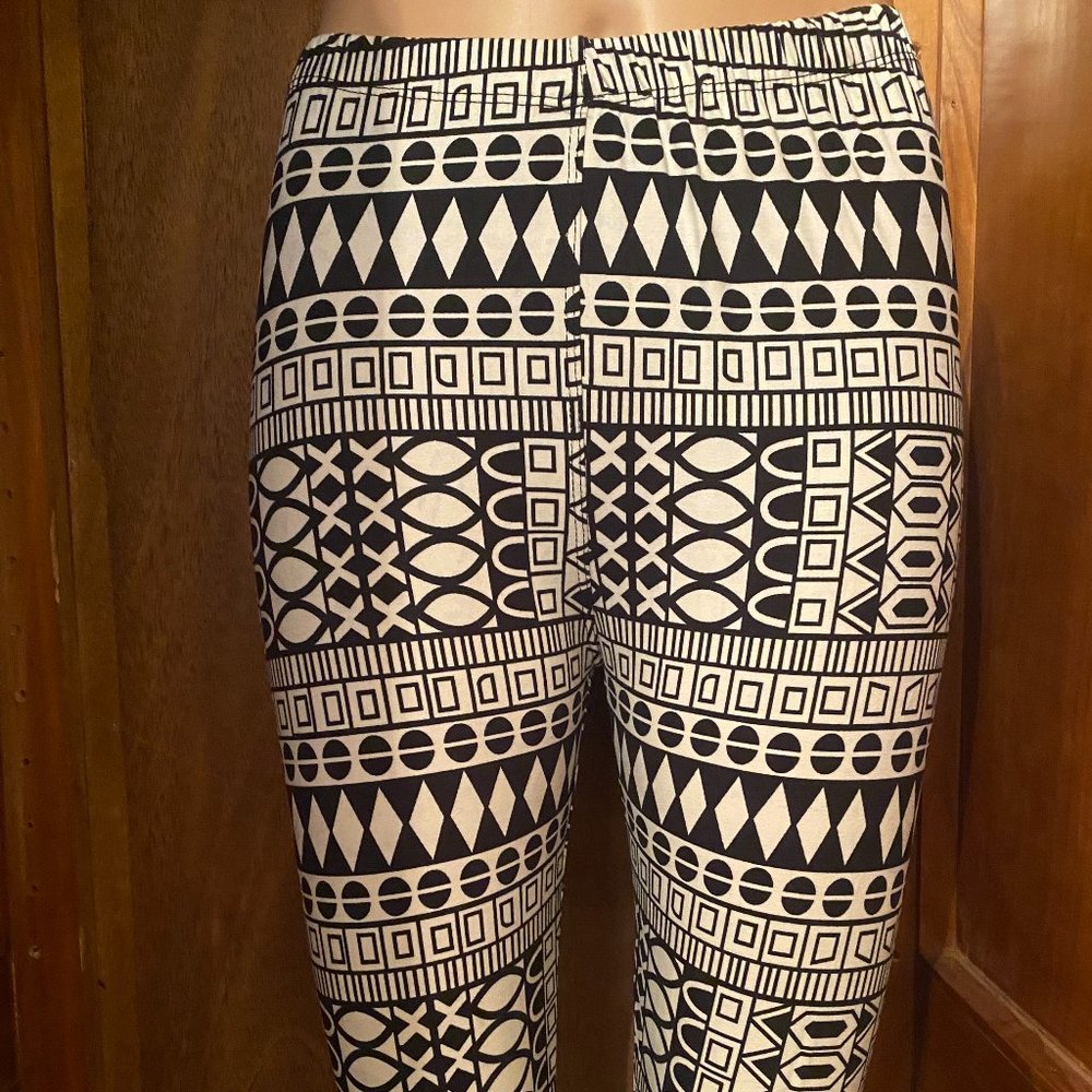 Novelty Leggings- 90's Geometric Black and White Print